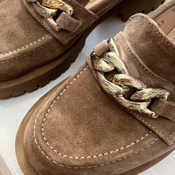 Brown Suede Loafers with Gold Chain size 39 - Picture 2 of 6